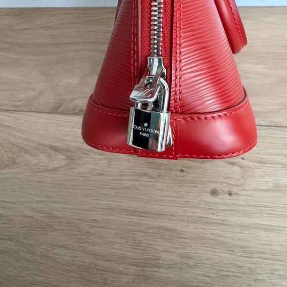 Louis Vuitton Red Leather Satchel - Picture 4 of 9